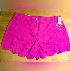Crown & Ivy Shelby scalloped shorts.